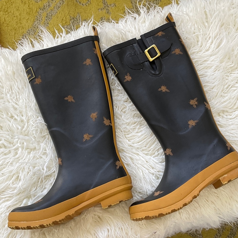 JOULES Black Boots with Brown Bee Design - Picture 3 of 7